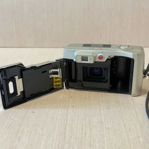Samsung Film Camera ECX105-Zoom 38-105mm Lens Gold Turns On “UNTESTED” Read Blw